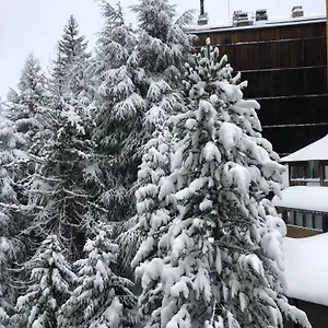 En Baqueira A 100 Metros De La Telecabina , Naut Aran (Alto Arán) España