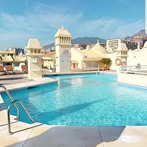 Del Parque Flats - Puerto Marina Apartment